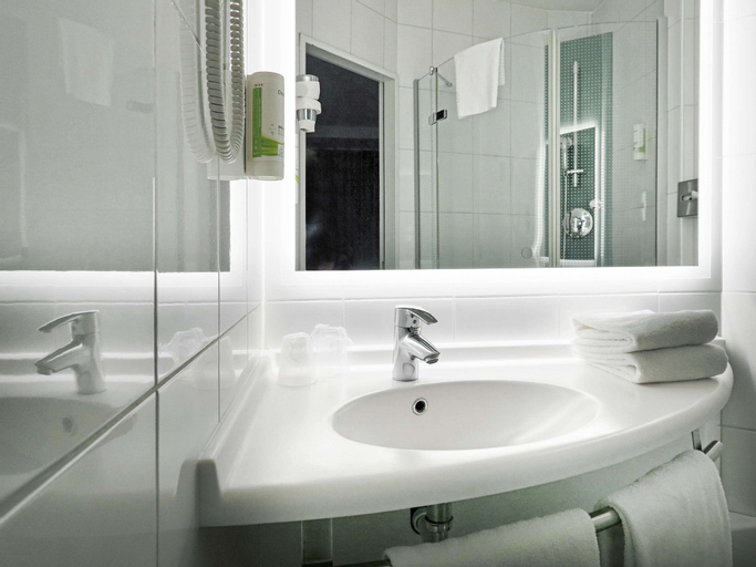 Bathroom 7
