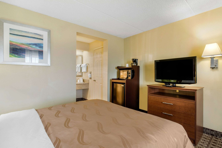 Bedroom 3, Quality Inn Lebanon, Wilson