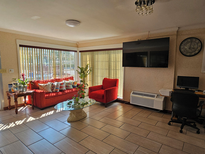 Others 5, Atlantic Shores Inn and Suites, Accomack