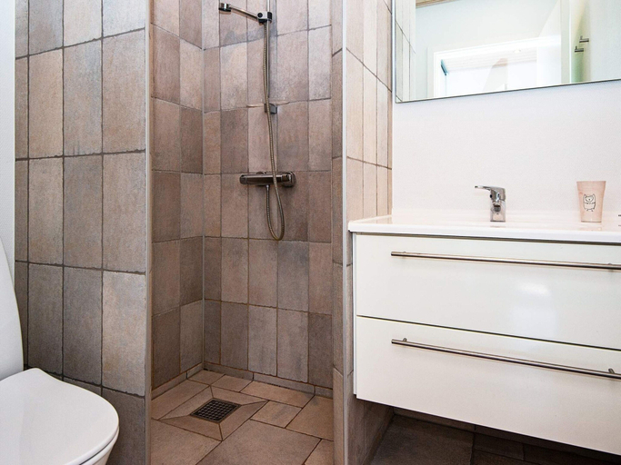 Bathroom 3, 4 Star Holiday Home in Juelsminde, Hedensted