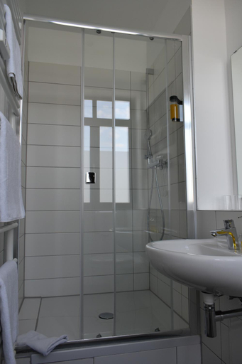 Bathroom 2, Motel Schonefeld, Dahme-Spreewald