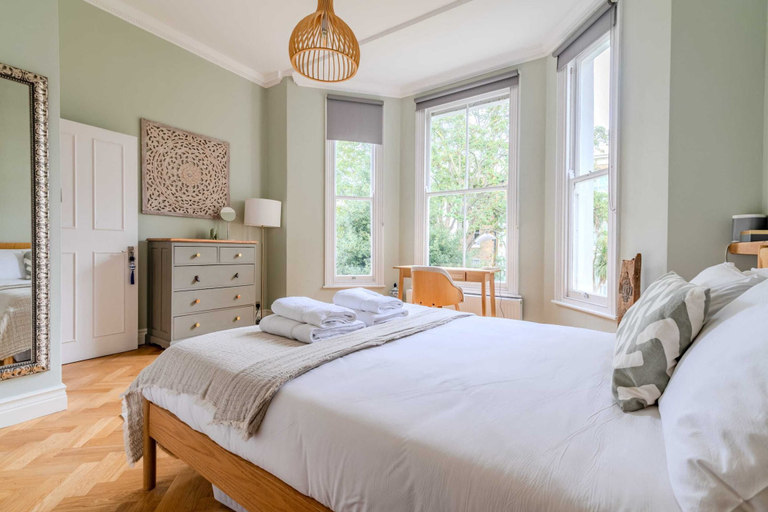 Bedroom 4, Newly Renovated One Bedroom Kensington Flat, London