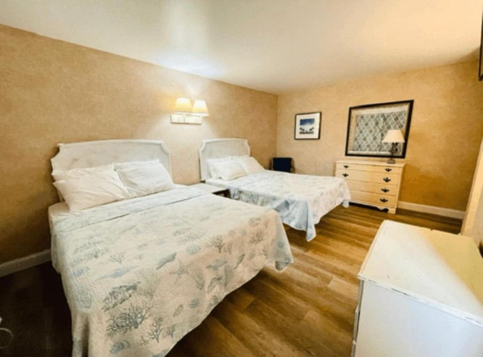 Bedroom 2, The Lamplight Inn, Ocean