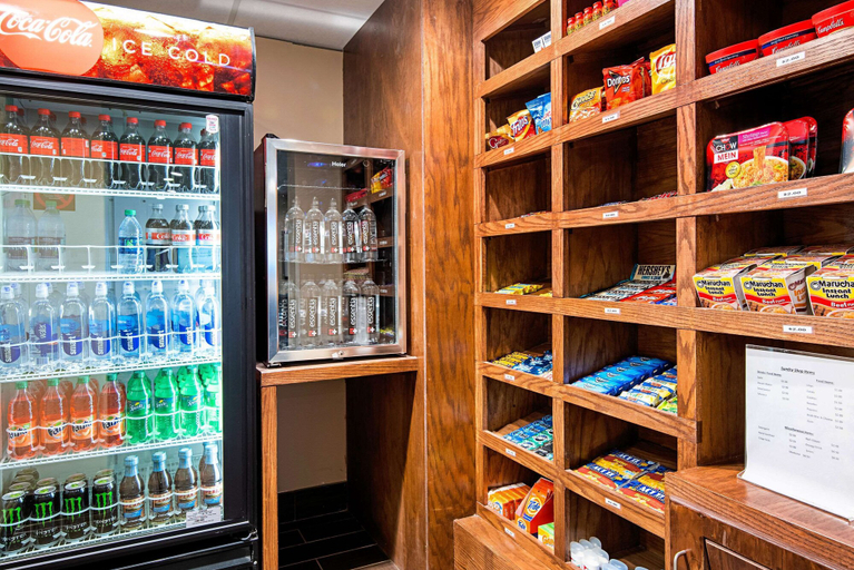 Food & Drinks 5, Comfort Inn & Suites Pine Bluff, Jefferson