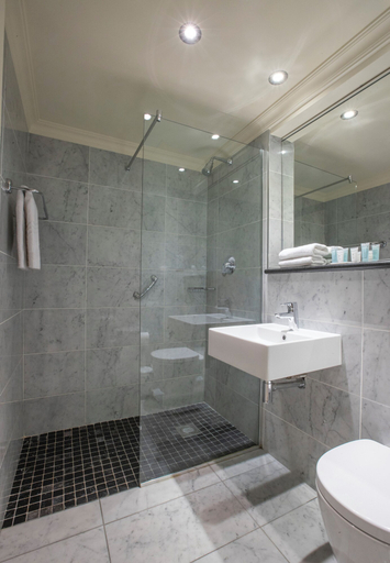 Bathroom 4, Albany House, Dublin