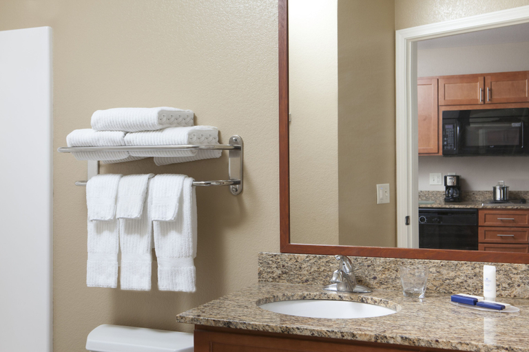 Bathroom 5, Candlewood Suites LA CROSSE, La Crosse