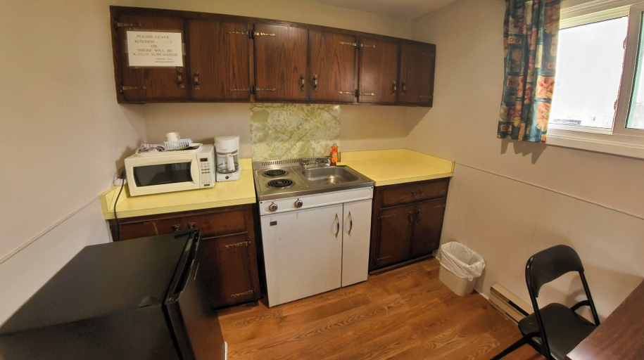 Others 5, Maple Leaf Inn & Suites, Bruce
