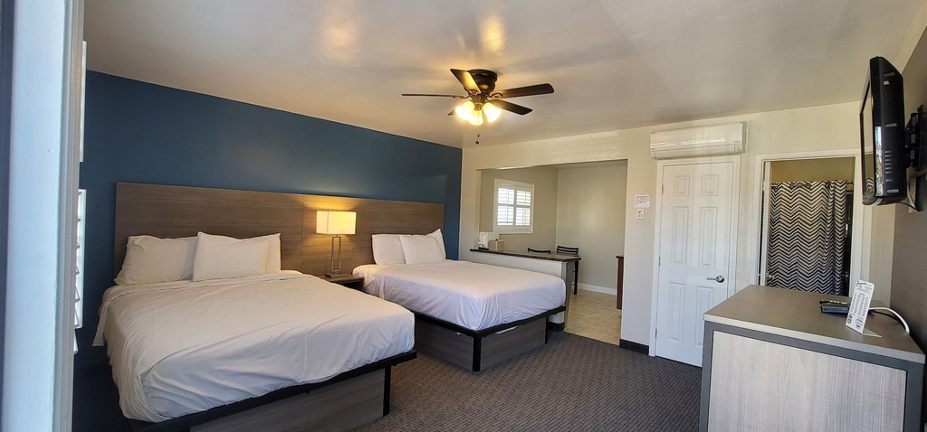 Room 3, Pismo Beachwalker Inn & Suites, San Luis Obispo