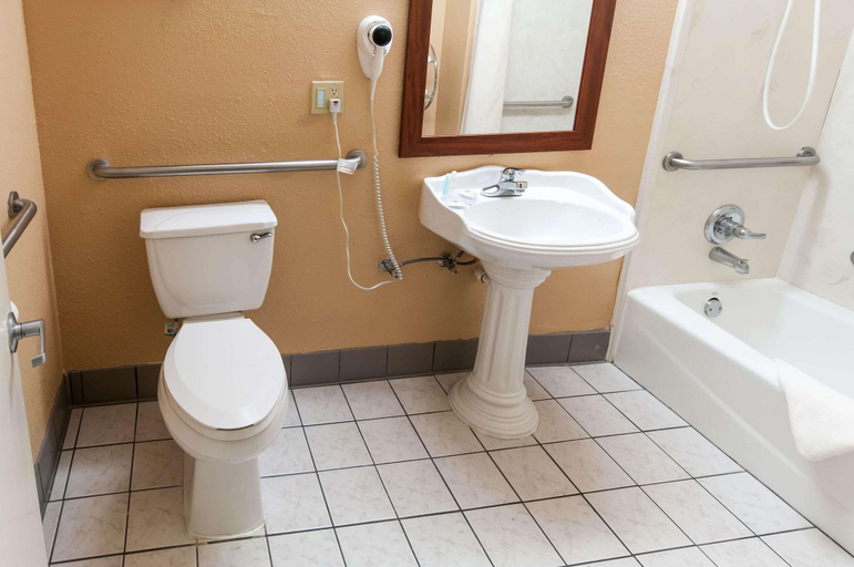 Bathroom 4, Comfort Inn North Conroe, Montgomery