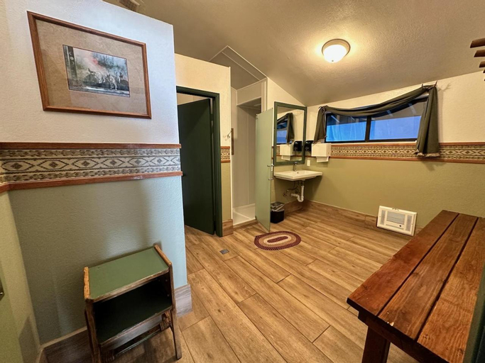 Others 4, Mammoth Lakes Crestview Condo #50, Mono