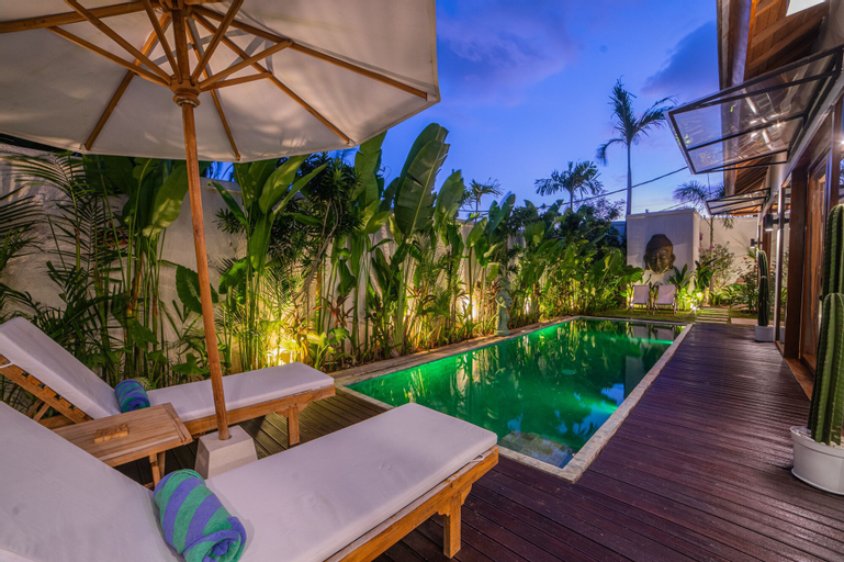 Swimming Pool 25