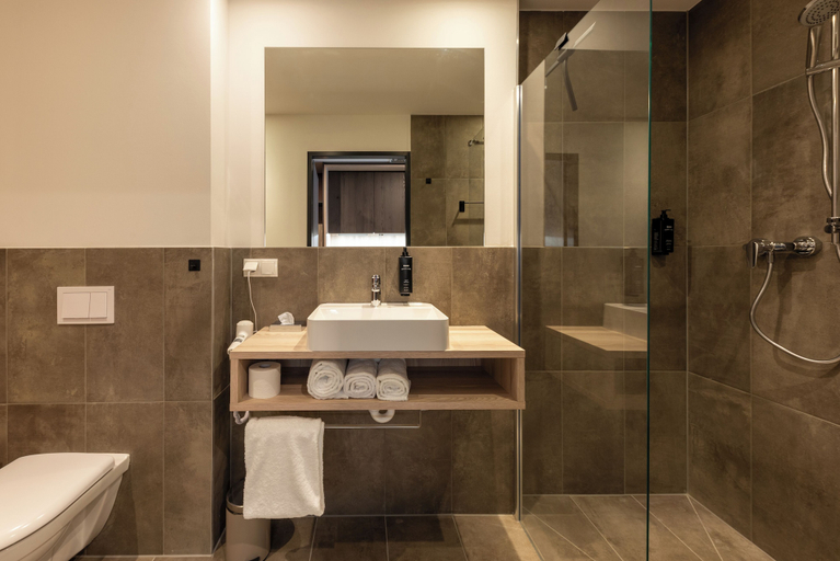 Bathroom 4, Hotel Novapart, Wels