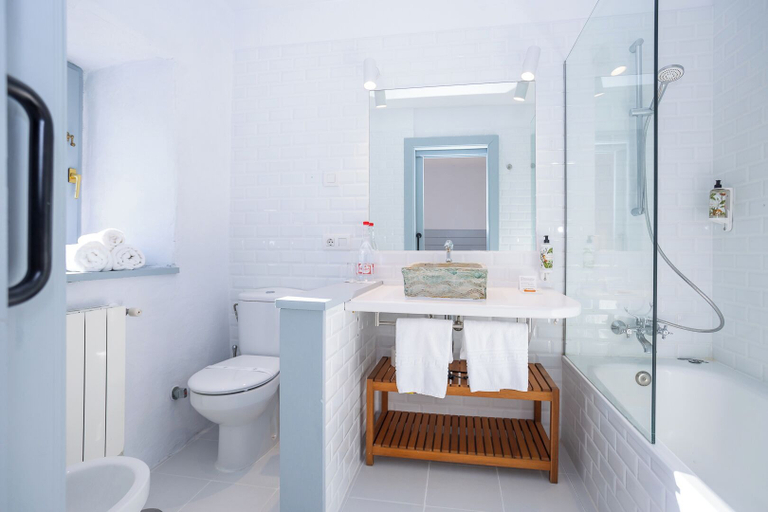 Bathroom 4, Casona Las Cinco Calderas, Cantabria