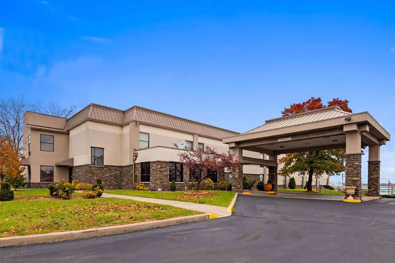Exterior & Views 2, Baymont by Wyndham Monroe Ohio, Butler