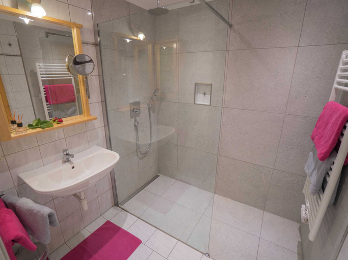 Bathroom, Animal -friendly Apartment in Leogang, Zell am See