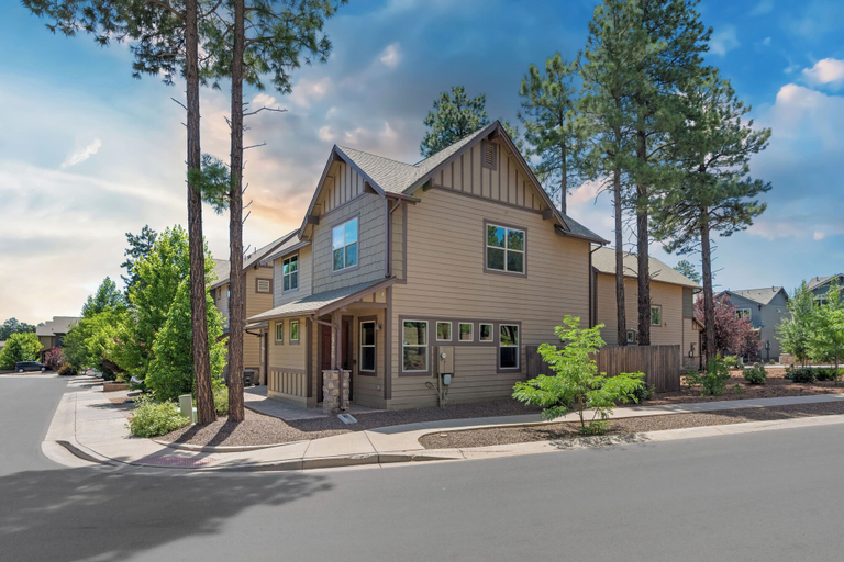 Exterior & Views 2, Pico, Coconino