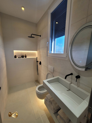 Bathroom 4, La Mirage Group Villas, Durrësit