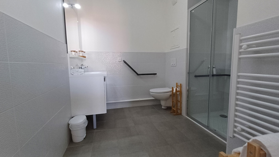 Bathroom, Résidence Montana Clamart, Hauts-de-Seine