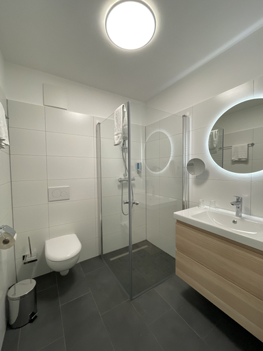 Bathroom 4, Havellandhalle Resort, Havelland