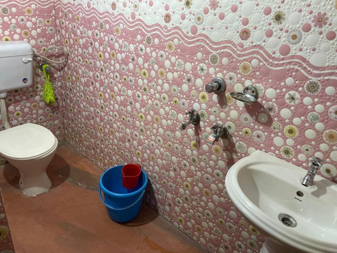 Bathroom 2, Vamoose S Das Homestay, West Tripura