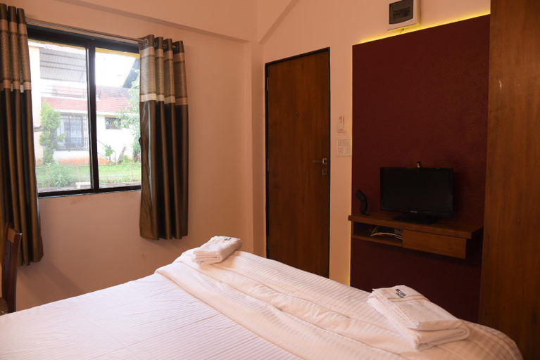 Bedroom, Stone Shelter, Satara