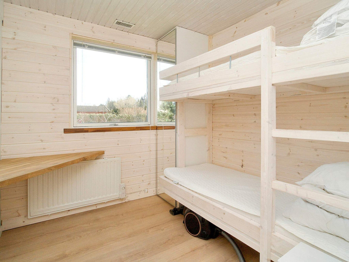 Room 4, 4 Person Holiday Home in Holbaek, Holbæk