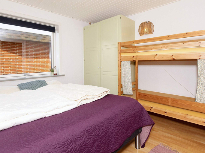 Room 4, 6 Person Holiday Home in Karby-by Traum, Morsø