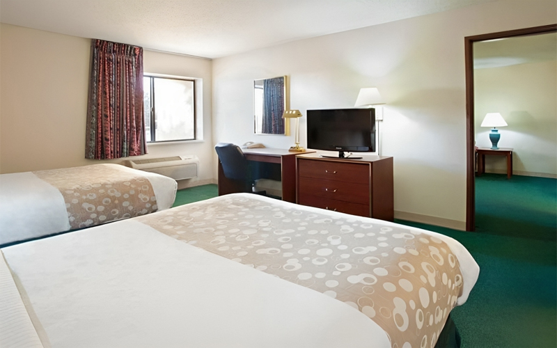 Bedroom 3, Norwood Inn Columbus, Franklin