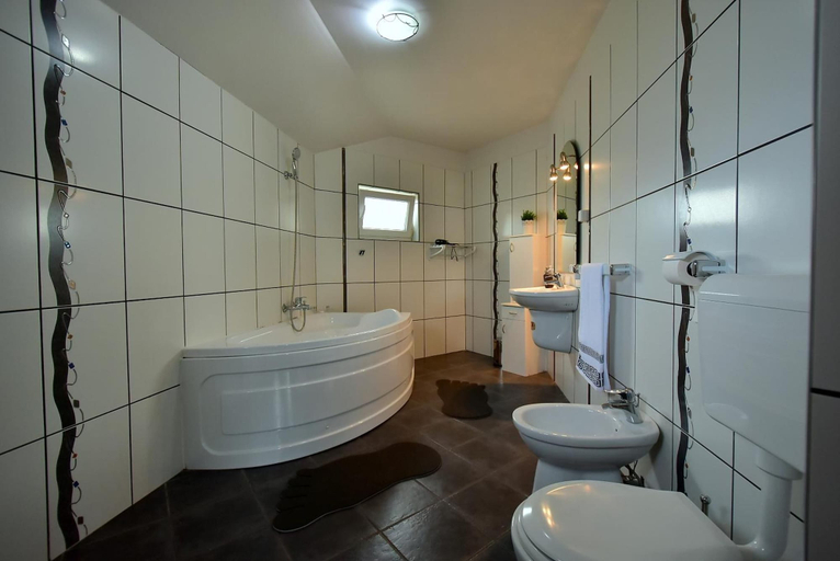 Bathroom 4, Green Wood Residence, Timisoara