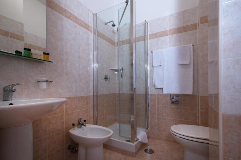 Bathroom 4, HOTEL GARDEN, Latina