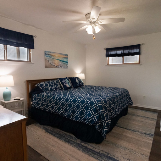 Room 5, Walk to the Beach Ocean Views Yard Game Room, Galveston