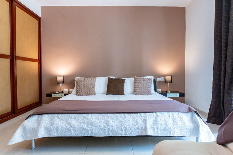 Room 3, Meridian 207 2 Bedroom Condo by RedAwning, Cozumel