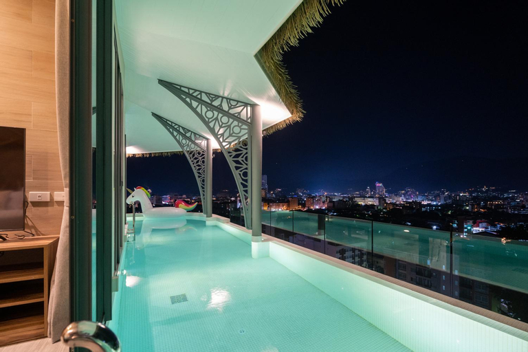 Swimming Pool 13