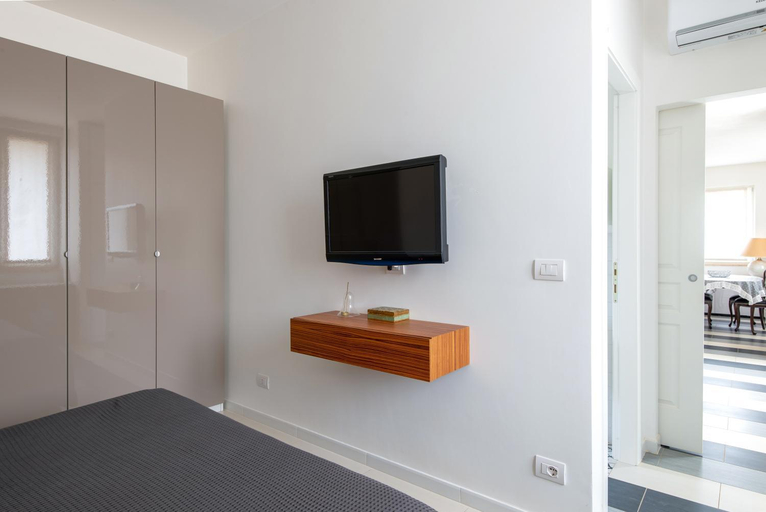 Bedroom 3, TerraCieloMare Apartments, Bari