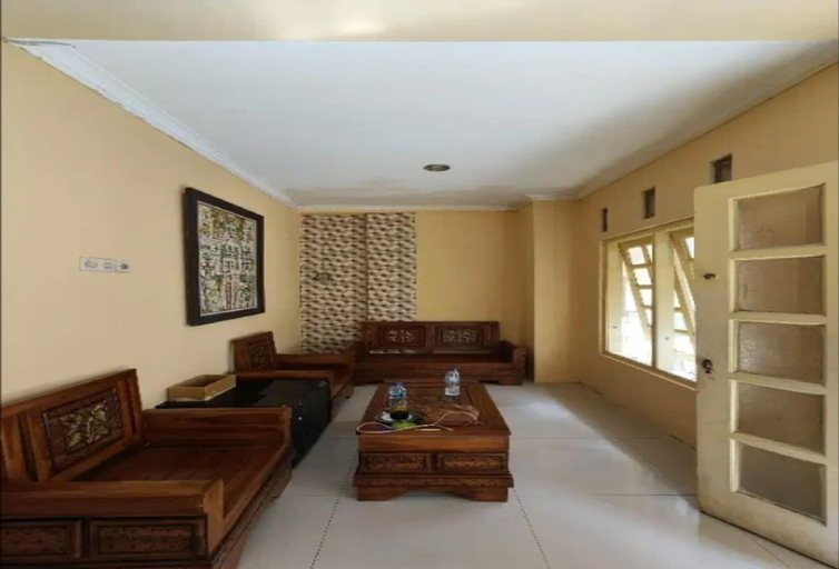 Others 3, OYO 93887 John Residence, East Jakarta
