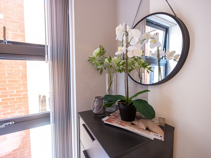 Interior detail 4, One Bed Apartment Gem Steps to City by Belvilla, Birmingham