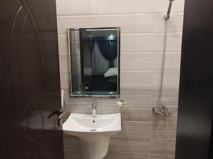 Bathroom 4, Kaza Rest hotel, Jeddah