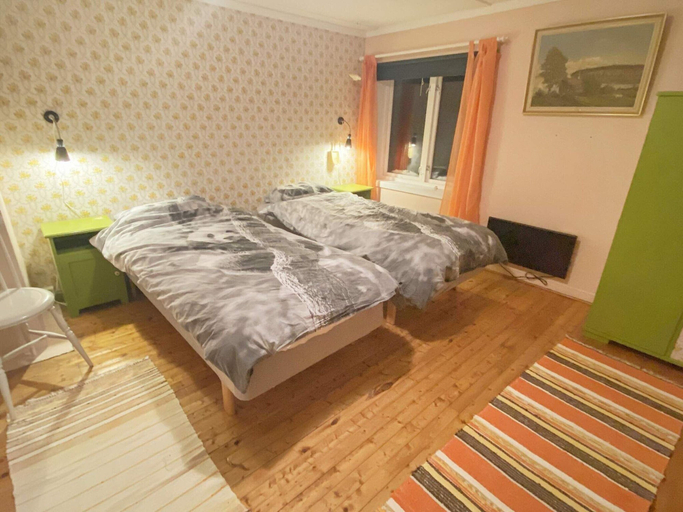 Room 2, 8 Person Holiday Home in Stonglandseidet, Tranøy