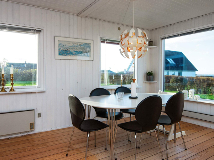 Dining 5, 4 Person Holiday Home in Knebel, Syddjurs