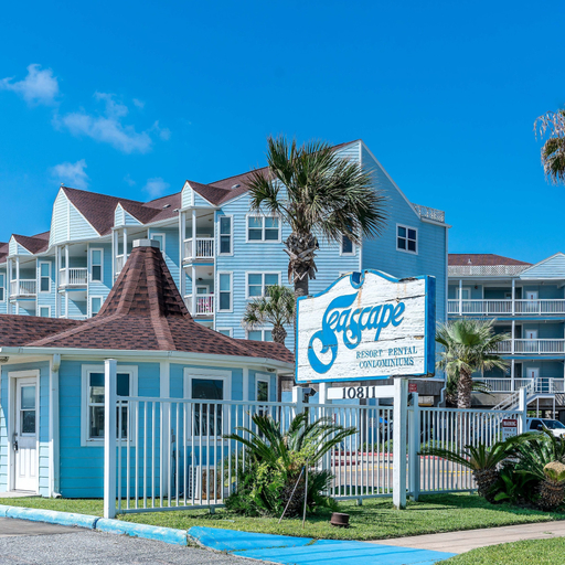 Room 2, Easy Beach Access Charming Beachside Condo, Galveston