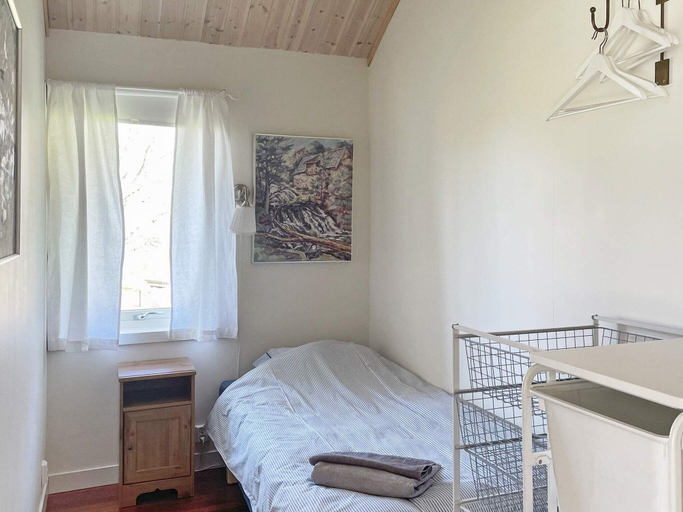 Room 4, 4 Star Holiday Home in Granna, Jönköping