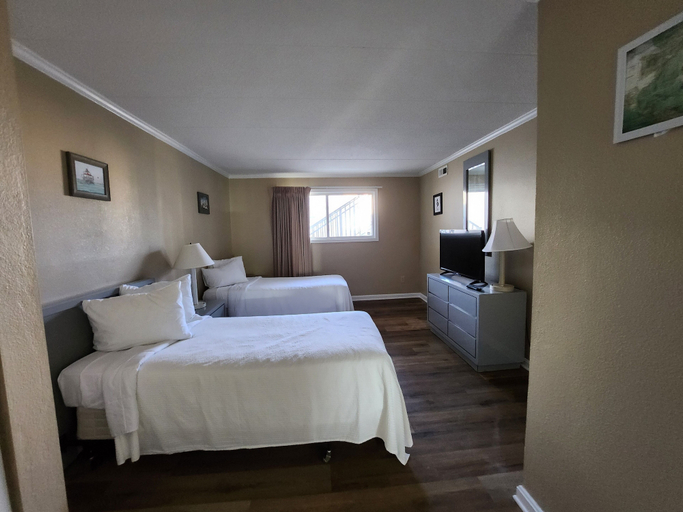 Bedroom 3, Saint Tropez, Worcester