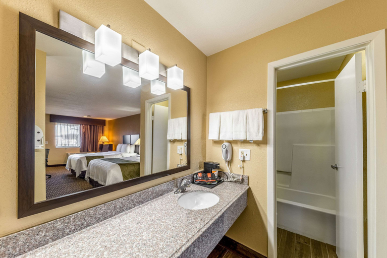 Bathroom 4, Quality Inn Glenpool - Tulsa, Tulsa