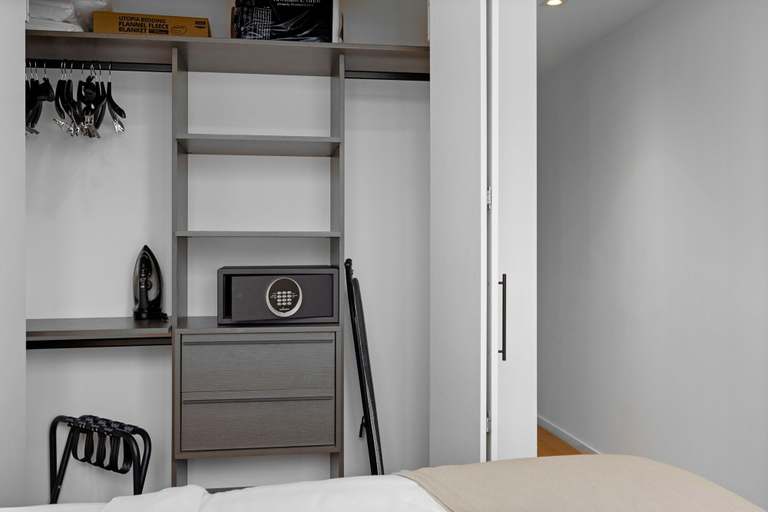 Bedroom 3, Apt with Stunning View at Downtown Miami, Miami-Dade