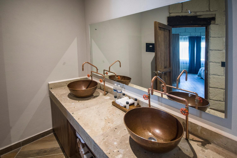 Bathroom 2, Real de Corralejo, Allende