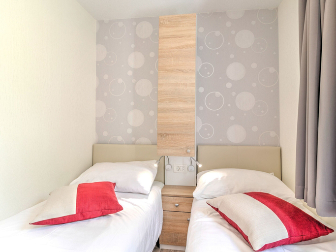 Bedroom 2, Mobile Home in Banjole Near Beach, Medulin