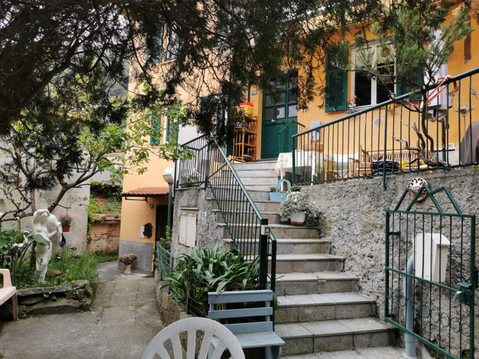 Exterior & Views 1, Itaca, Savona