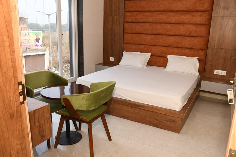 Bedroom 3, Hotel Goverdhan Inn, Mathura