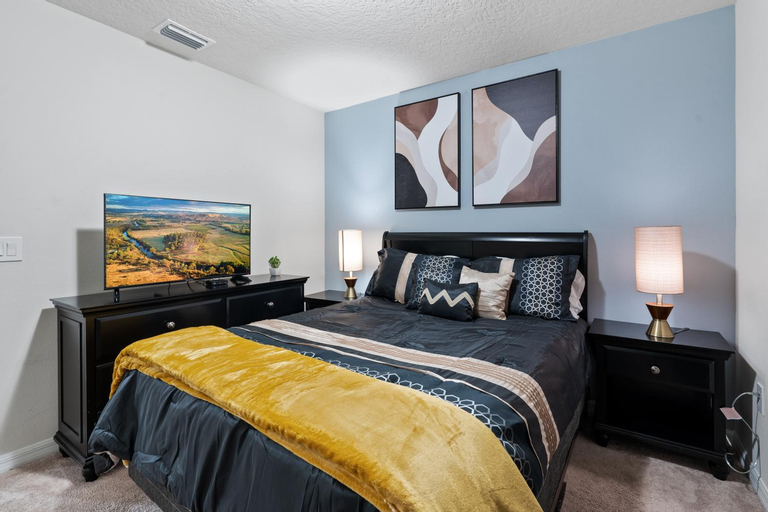 Bedroom 3, Windsor Resort 5br Private Poolhot Tub & Lakeview, Osceola