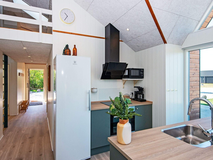 Private kitchen 2, 4 Star Holiday Home in Ansager, Varde